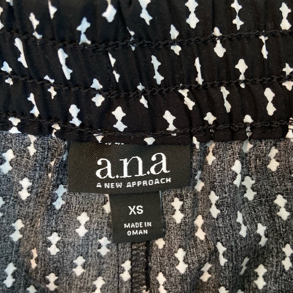 🖤 Ana Shorts New With Tags🖤 - Picture 2 of 4